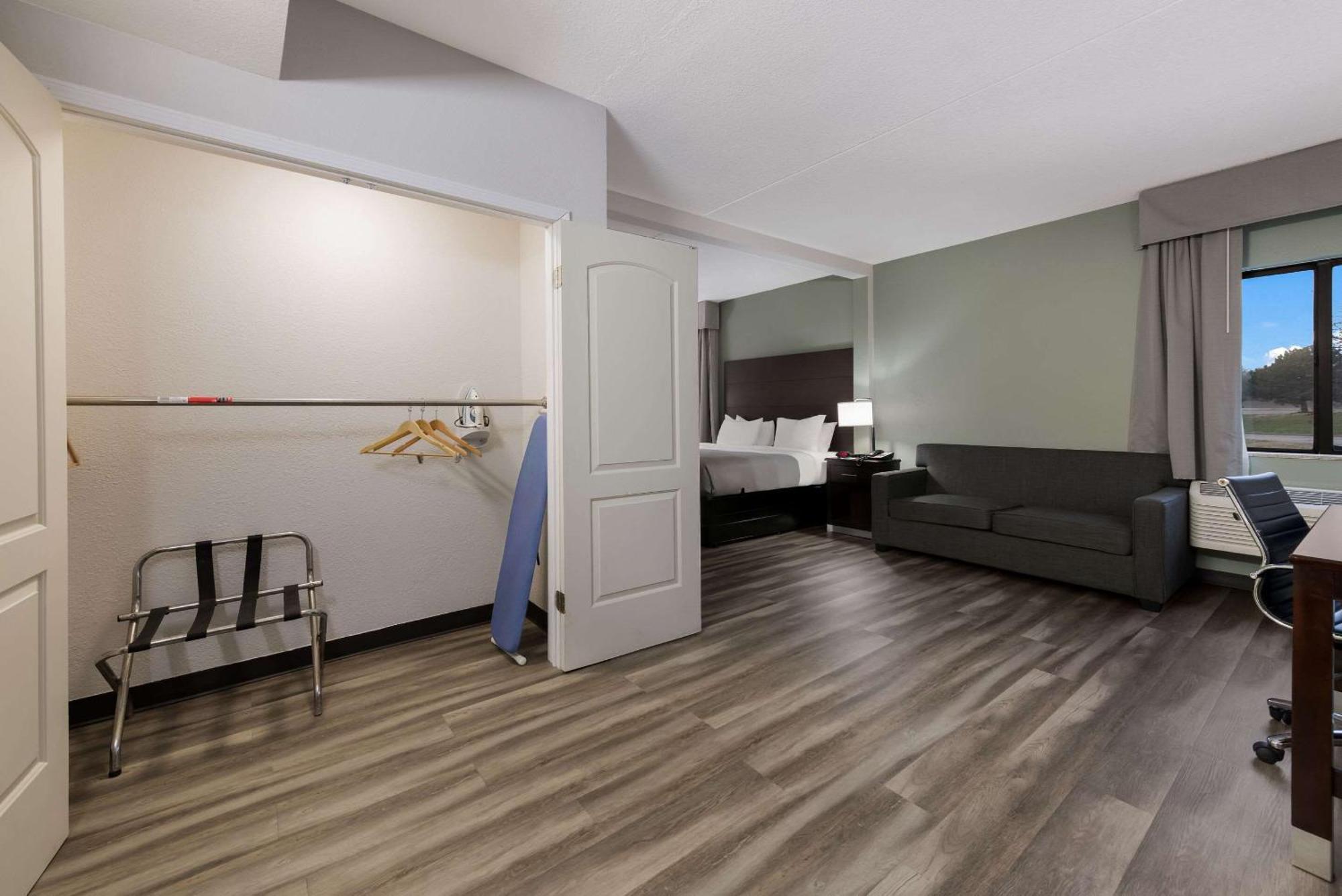 Quality Inn Merriam Kansas City Exterior foto